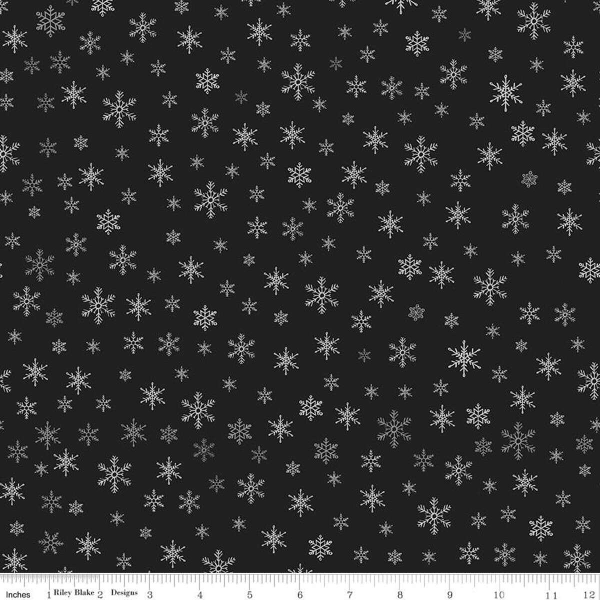 Farmhouse Christmas by Echo Park Paper Co. for Riley Blake Designs is great for quilting, apparel and home decor. This print features cream snowflakes on a black background.  Sold by the 1/2 yard.  Fabric will be cut in one continuous piece unless the customer notes otherwise.  100% cotton  Width: 43"/44"