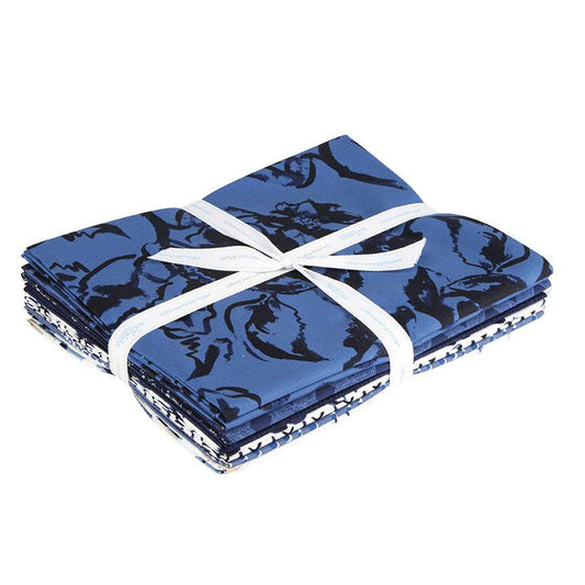 This 1-Yard precut bundle includes a 1-yard piece of each print in the blue colorway (C11320-BLUE, C11321-WHITE, C11322-NAVY, C11323-NAVY, C11324-NAVY, C11325-BLUE, C11326-WHITE, C11327-COASTAL, CH11328-CALM) from the Water Mark collection by Tammie Green for Riley Blake Designs for a total of 9 yards.  100% cotton  Width: 43"/44"